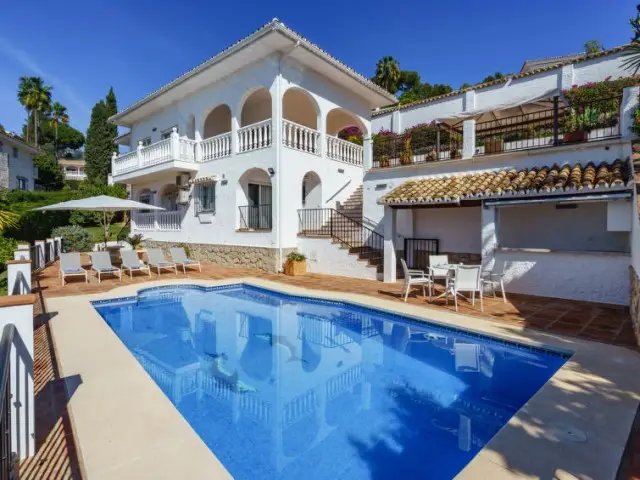 Casa Villa 4 Dormitorios Alquiler Mijas