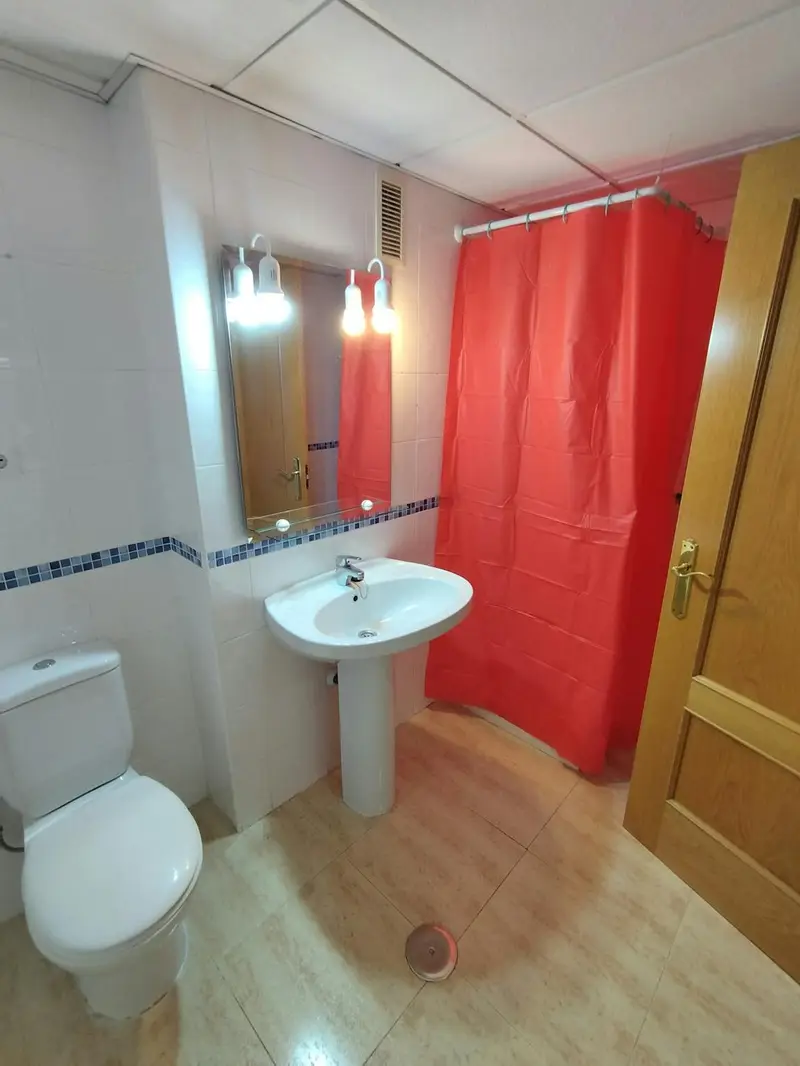 Habitacion Alquiler Murcia Wifi Escritorio Baño Compartido