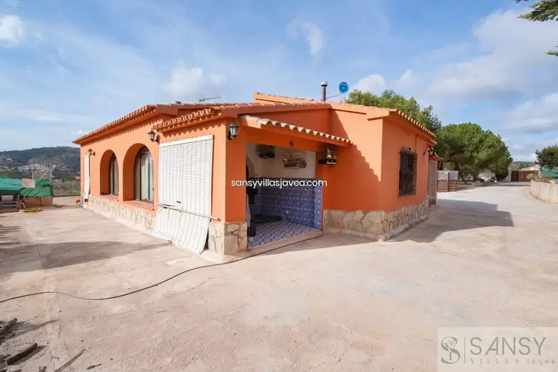 Casa de Campo en Benissa con 4 Dormitorios y 2 Baños