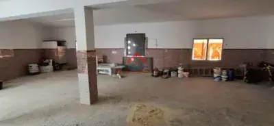 Casa en Venta en Centro de Utrera con Local Comercial