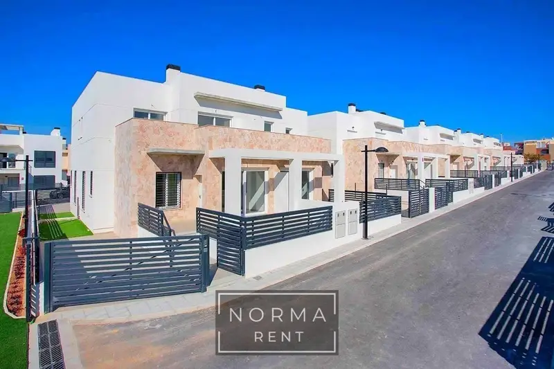 Apartamento en alquiler en Aguas Nuevas, Torrevieja, Alicante