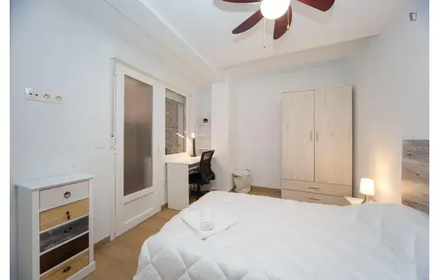 Alquiler Apartamento 4 Dormitorios Granada 3-24 Meses
