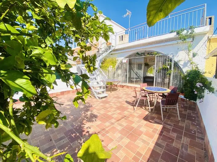 Bungalow en Orihuela Costa 2 dormitorios reformado cerca La Zenia Boulevard