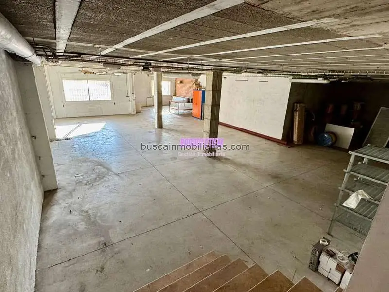 Local Comercial en Venta Badalona 342m2 Oficinas Almacén