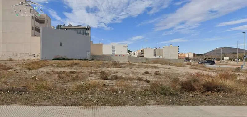 Venta Terreno Novelda 719m2