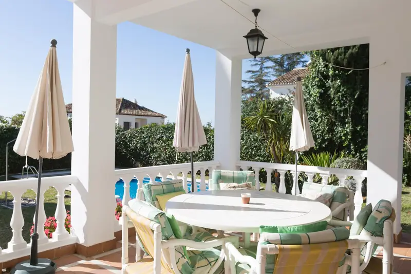 Traditional villa in Valdeolletas. Large house with a lot of potential