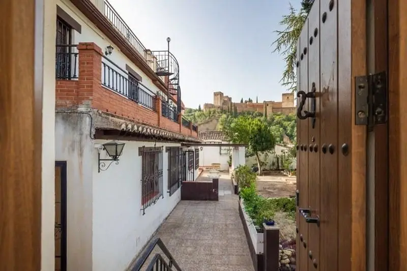 Casa con Chimenea y Vistas a la Alhambra en Albaicin Granada