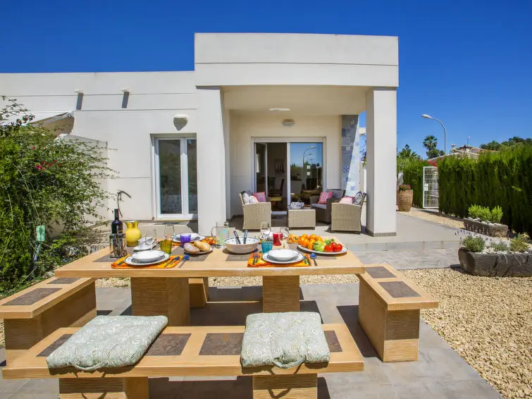Casa-Villa de 3 Dormitorios alquiler Denia, España