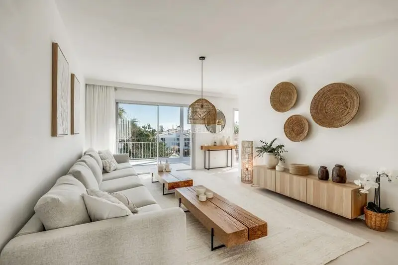 Villa de 5 Dormitorios en Nueva Andalucía