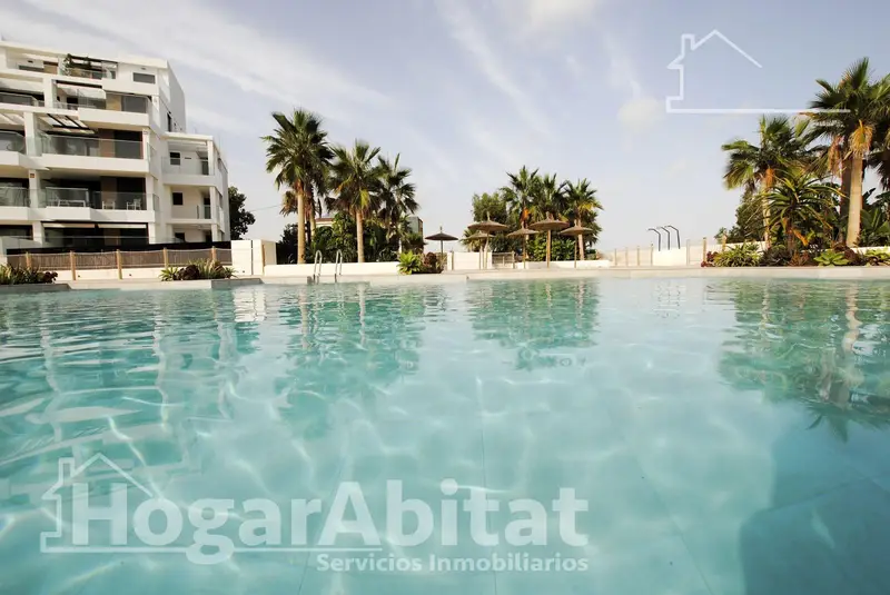 Apartamento en Denia con Piscina y Terraza en Primera Linea de Playa