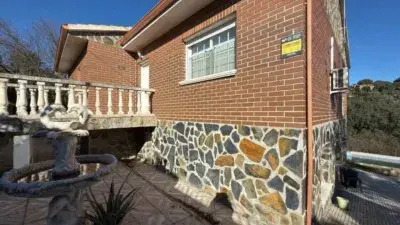 Chalet con Piscina en Villa del Prado Cerca de Madrid