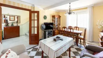 Casa adosada en venta en Calle de María Lejárraga