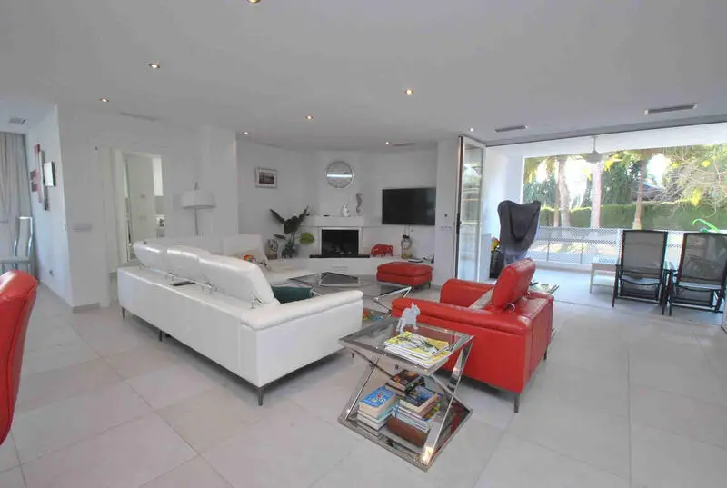 Apartamento 3 Dormitorios Los Monteros Marbella