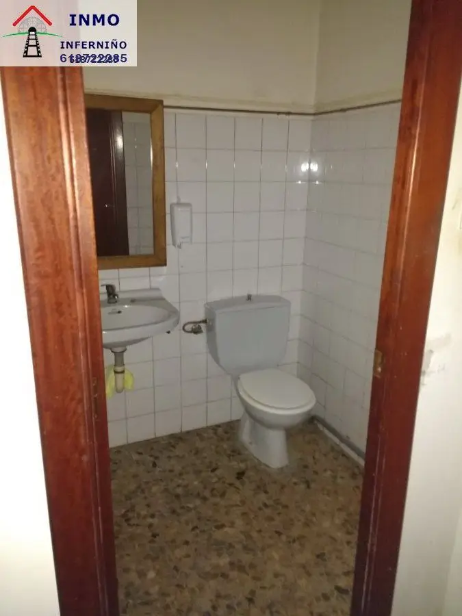 Venta Local Comercial con Chimenea en Gandara Naron