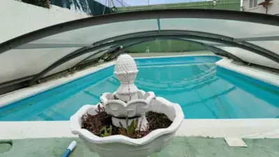Chalet en venta Torrelaguna con piscina y padel