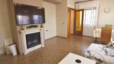 Casa en Albinyana con Jardín y Barbacoa - 2 Habitaciones Dobles