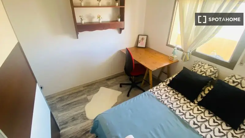 Habitacion Amueblada Malaga Cortijo Alto Piso Compartido