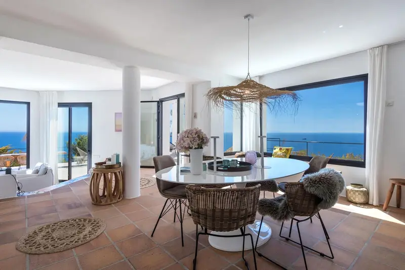 Villa de Lujo en Roca Llisa Ibiza con Vistas al Mar