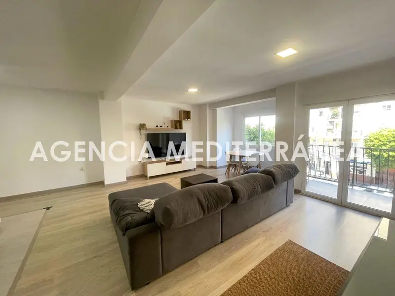 Piso en Alquiler Russafa 3 Dormitorios 2 Baños Balcon Amueblado
