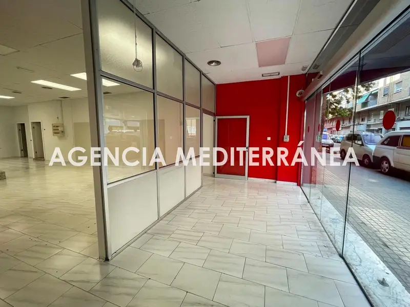 Local Comercial en Alquiler Torrefiel Valencia 178m2