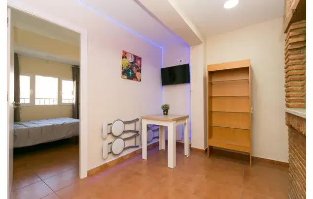 Apartamento 4 Dormitorios Granada Estudiantes Reformado