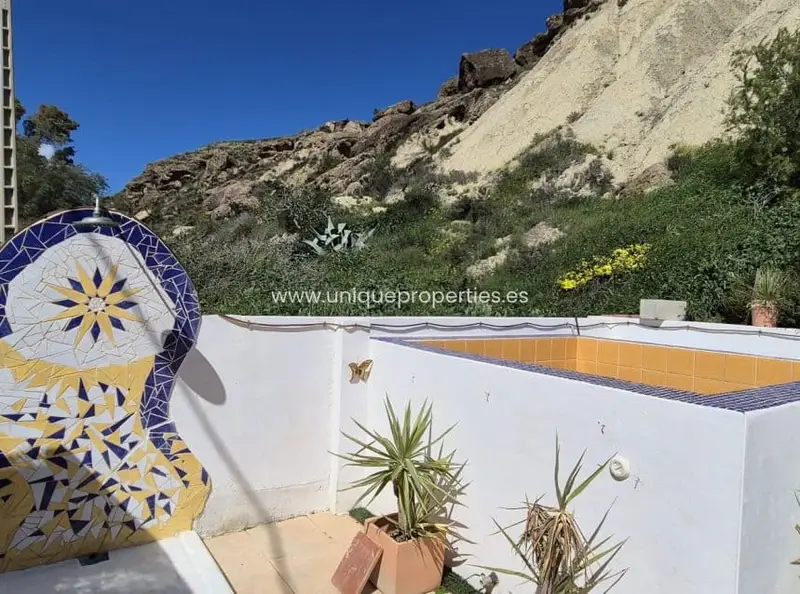 Chalet en Venta en Partaloa Almeria 5 Dormitorios 3 Banos Piscina Jardin