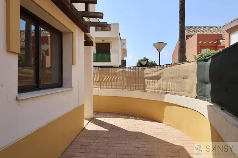 Apartamento en Jávea con Piscina - Reformado y Listo para Entrar