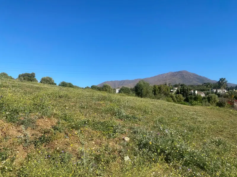 Terreno en Venta Valle Romano: Vistas al Mar y Montaña