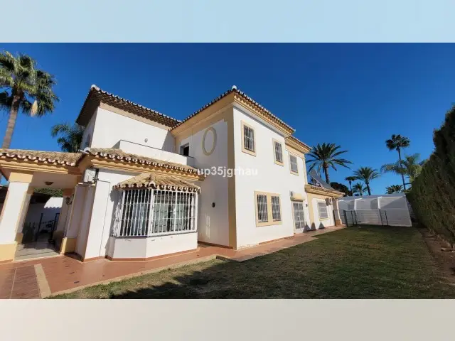 Casa Villa 5 Dormitorios Bel Air Estepona