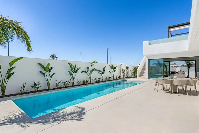 Villa de Lujo en Los Alcázares 3 Dormitorios Piscina Solarium