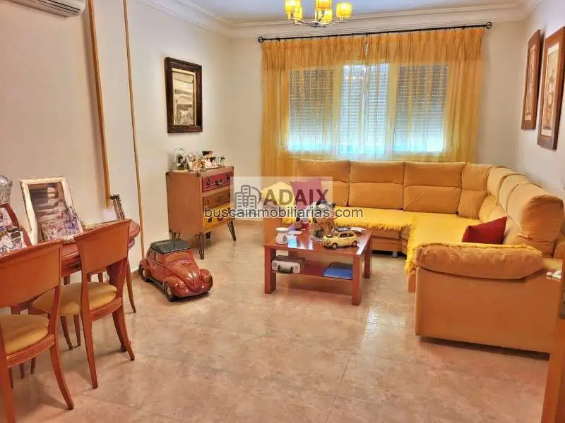 Casa en venta en Tomelloso con 3 dormitorios y patio