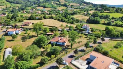 Casa en Deva con terreno y licencia de parcelacion