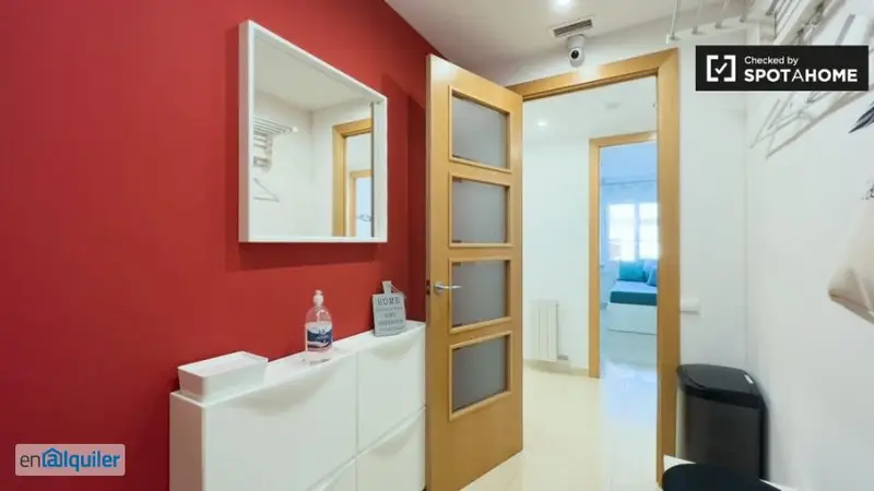 Barcelona elevator apartment rental