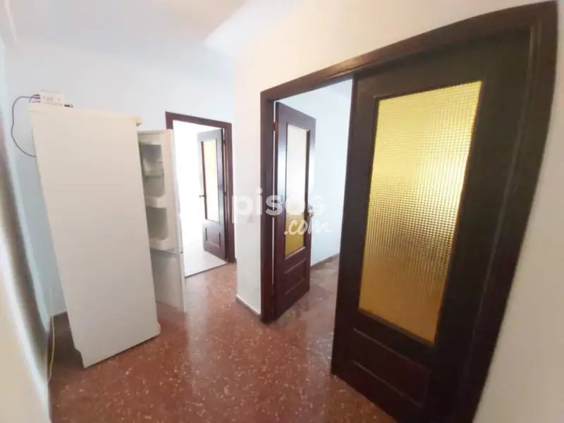 Habitaciones Estudiantes Nueva Andalucía 4 Dormitorios 2 Baños