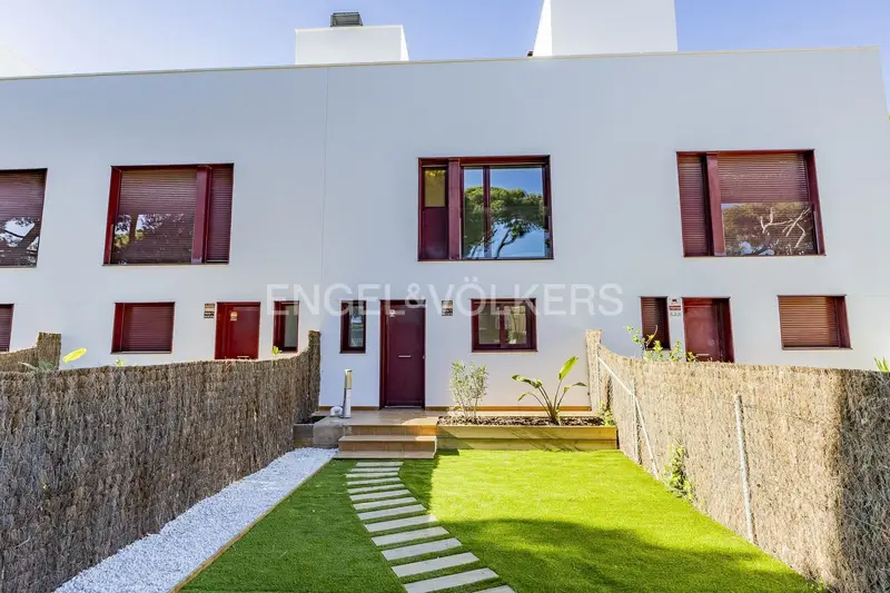 Pareado en Venta Castelldefels Playa Reformado 3 Dormitorios Jardin Privado