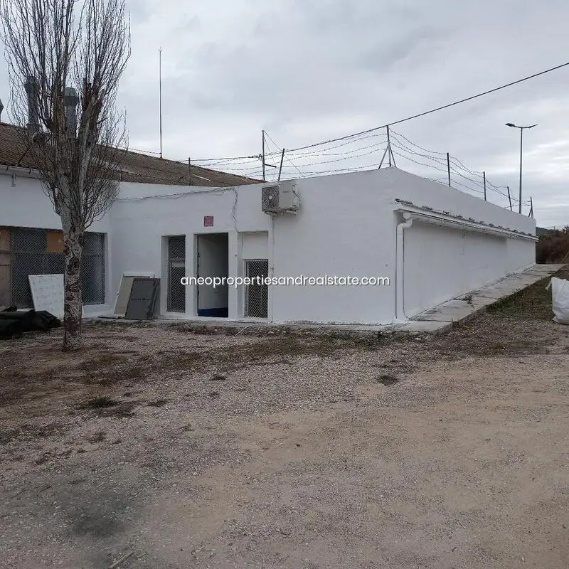 Nave Urbana con Patio Grande 460m2 - Monóvar Alicante