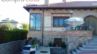 Chalet en Venta Parque Robledo 520m2 Piscina Garaje 6 Coches Vistas Sierra