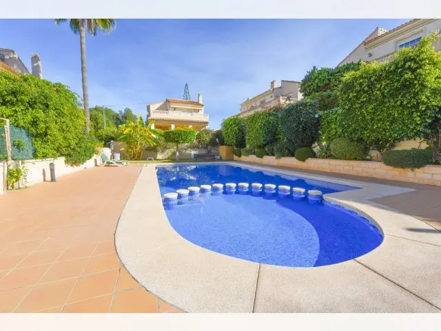 Adosado de 4 Dormitorios en venta Albir, España