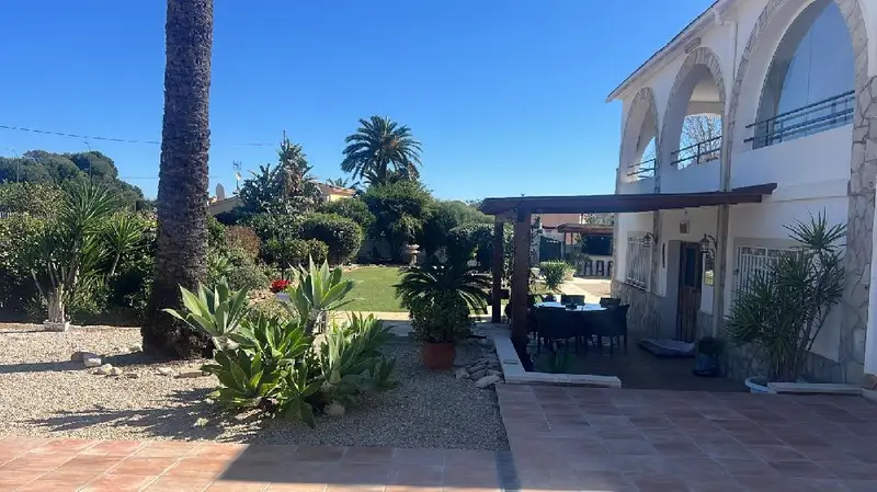 Chalet en Venta La Xara con Chimenea y Piscina