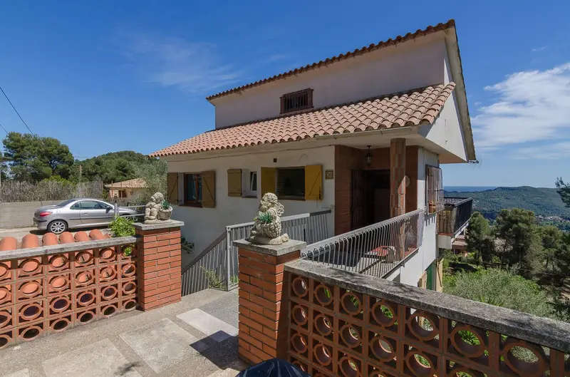 Casa en Venta Creu Aregall Corbera Llobregat 5 Dormitorios Piscina Jardin
