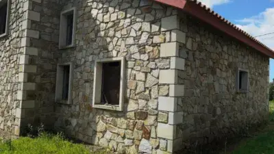 Chalet en Venta O Rosal 220m2 4 Dormitorios 3 Banos Cerca de Playa