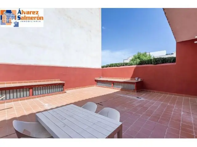 Piso con Terraza Privada en Los Ogíjares