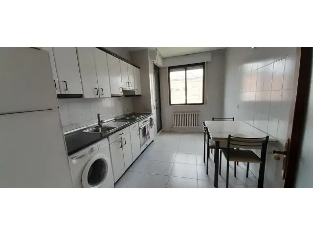 Piso en Venta Mendebaldea Pamplona 3 Dormitorios Garaje Trastero