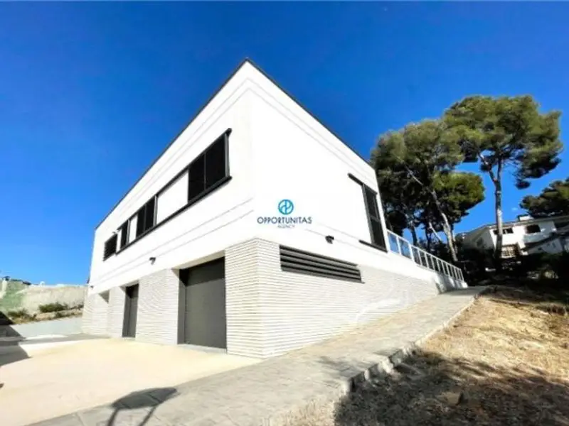 venta Chalet en Distrito 8, Tarragona (39262493780.109300)- Globaliza