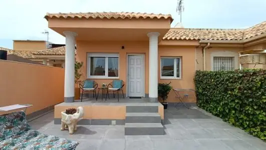 Villa Reformada en La Zenia 2 Dormitorios Costa Blanca