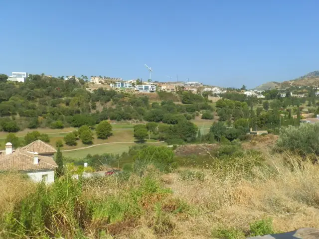 Parcela de Lujo en Venta Benahavis con Vistas al Mar