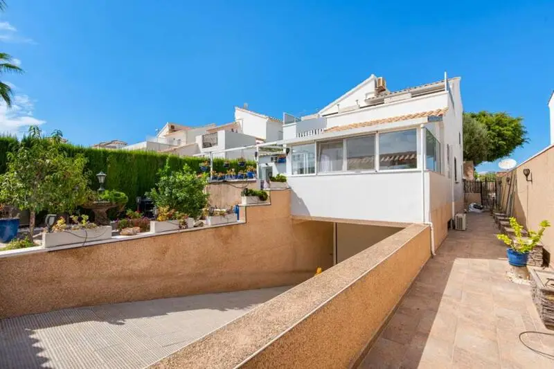 Villa 4 Dormitorios Punta Prima Alicante