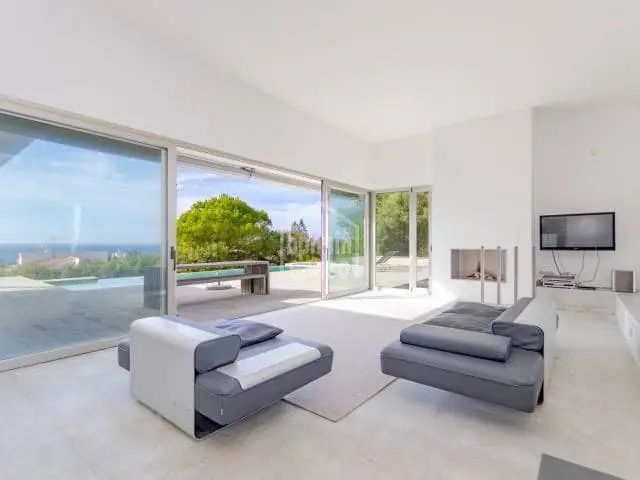 Chalet Minimalista con Vistas al Mar en Menorca