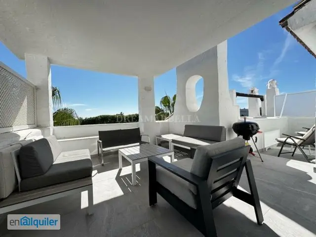 Alquiler Ático Lujo Marbella 4 Dormitorios Terraza Piscina