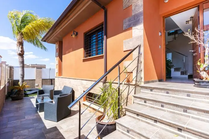 Villa de Lujo 4 Dormitorios Piscina Privada Cerca de la Playa
